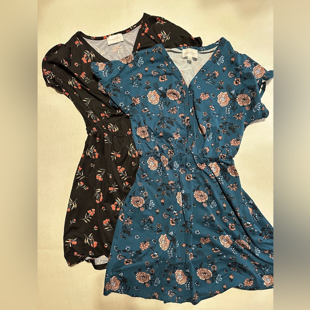 French Grey Size Large Short Sleeve Dress with Tie Back (Set of 2)